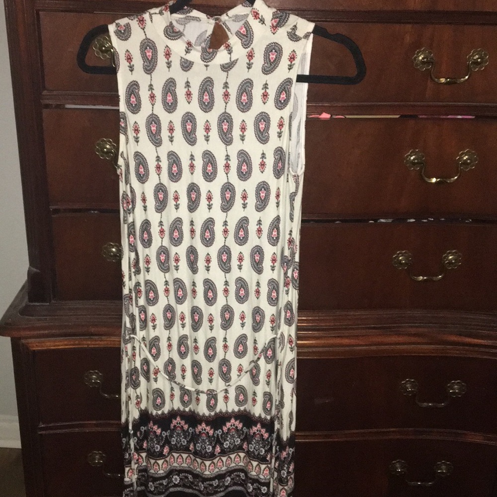 Gorgeous dress with back tie🟢